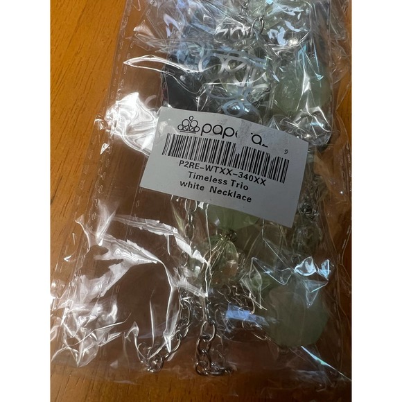 NWT Green and silver long necklace and earrings - Picture 4 of 6